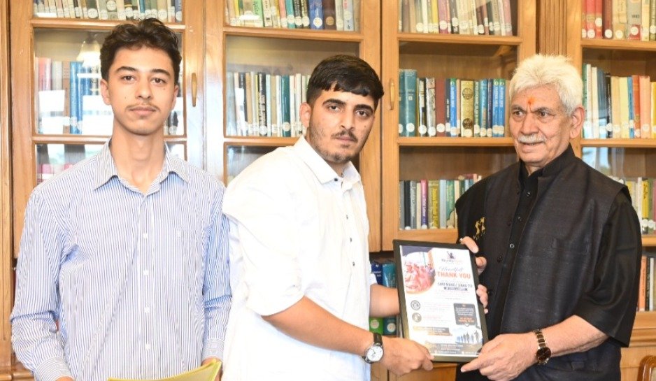 Rise Up Youth Foundation Chairman Anush Shahnaz Khan had the privilege of calling on the Hon’ble Lieutenant Governor of Jammu &amp; Kashmir, Shri Manoj Sinha.